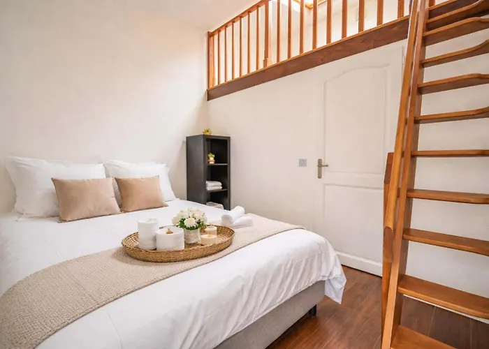 Le Duplex Coeur De Montmartre # Confort Et Charme - Proche Sacre-coeur Lejlighed *